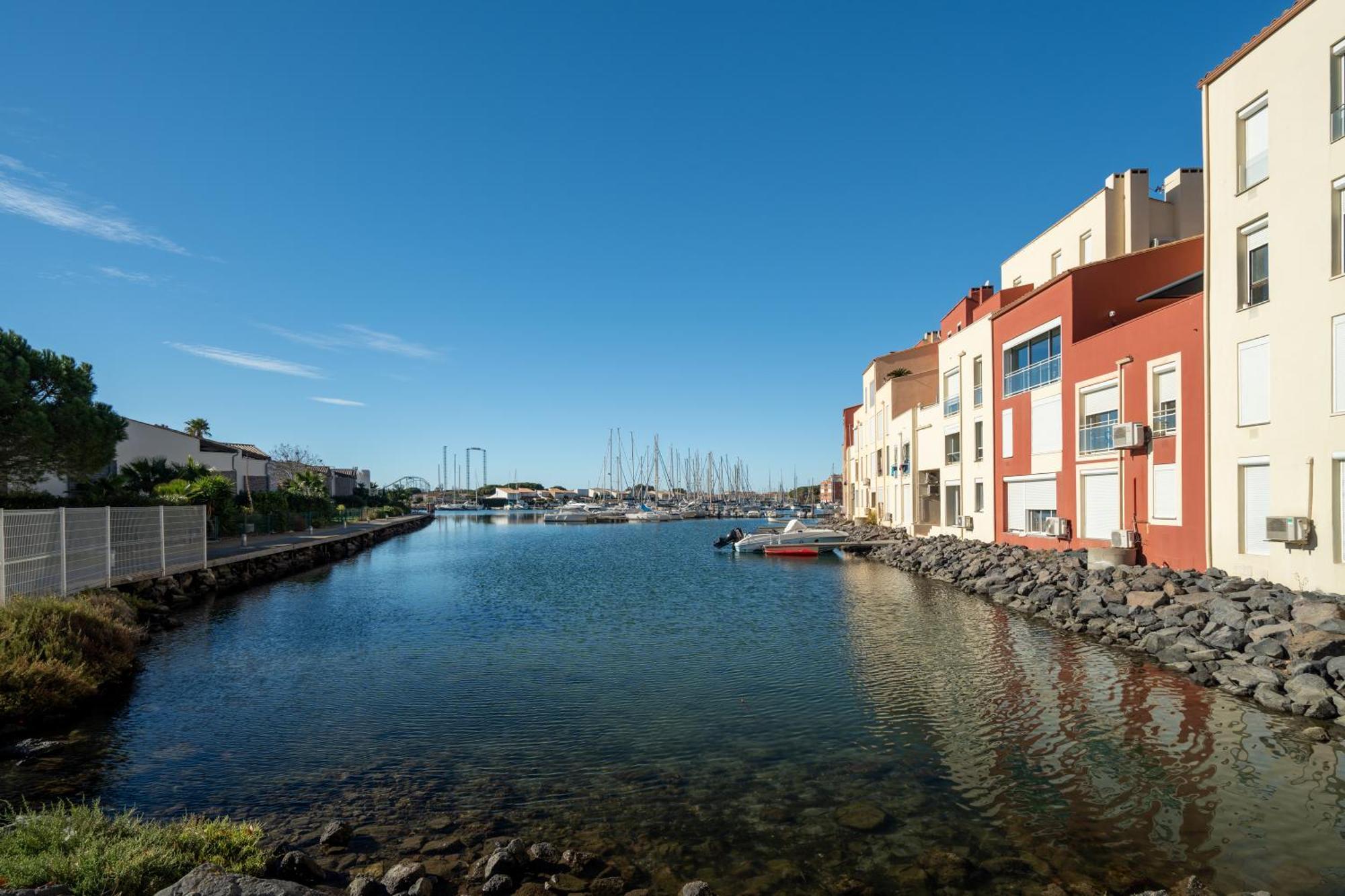 Sejournez les pieds dans l eau appartement classé 2 étoiles Agde Esterno foto