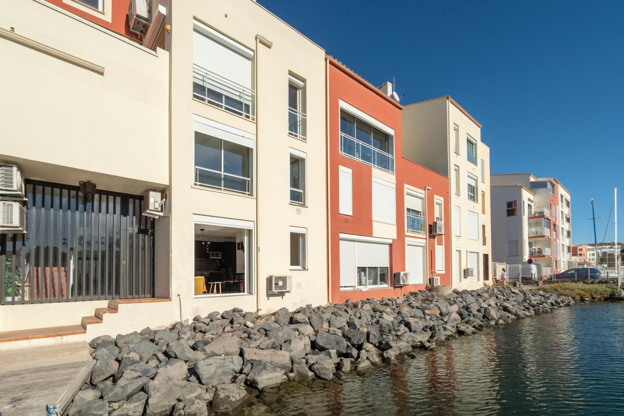 Sejournez les pieds dans l eau appartement classé 2 étoiles Agde Esterno foto